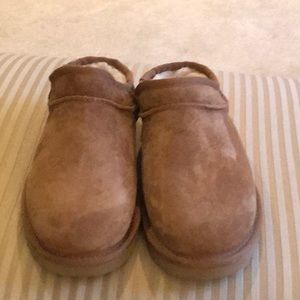 UGG classic suede slipper NWOT